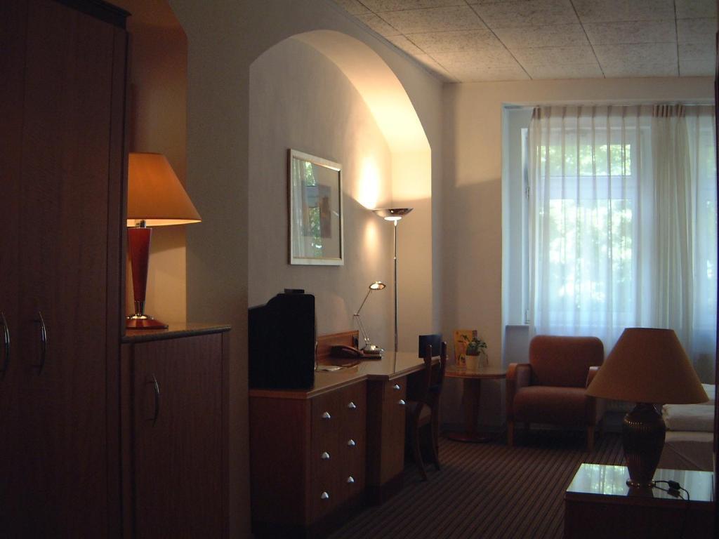 Hotel Restaurant Toscana Naumburg Наумбург Номер фото